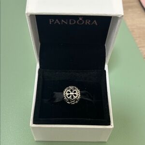 Pandora Silver Picking Daisies Charm